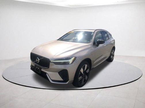 2025 Volvo XC60 Plug-In Hybrid T8 Ultra