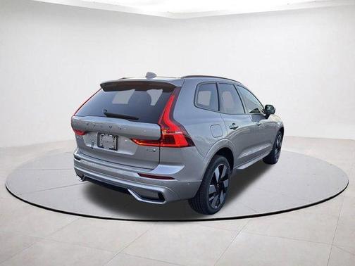 2025 Volvo XC60 Plug-In Hybrid T8 Ultra