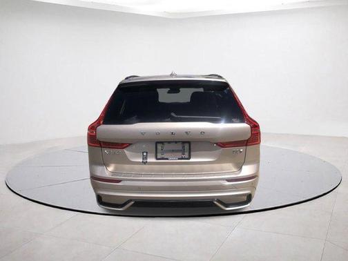 2025 Volvo XC60 Plug-In Hybrid T8 Ultra