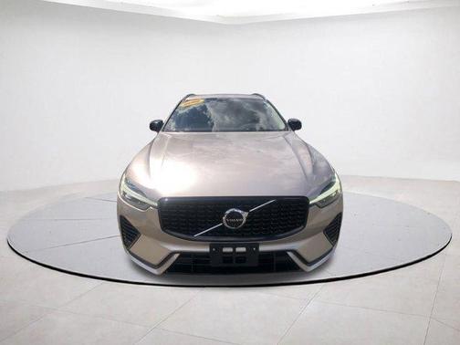 2025 Volvo XC60 Plug-In Hybrid T8 Ultra