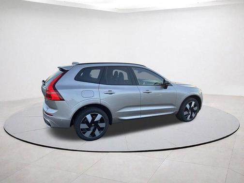 2025 Volvo XC60 Plug-In Hybrid T8 Ultra
