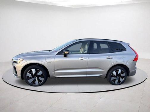 2025 Volvo XC60 Plug-In Hybrid T8 Ultra