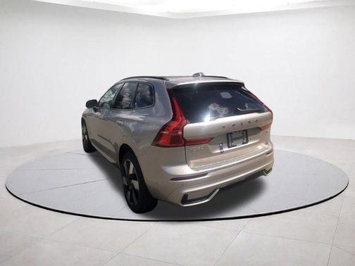 2025 Volvo XC60 Plug-In Hybrid T8 Ultra