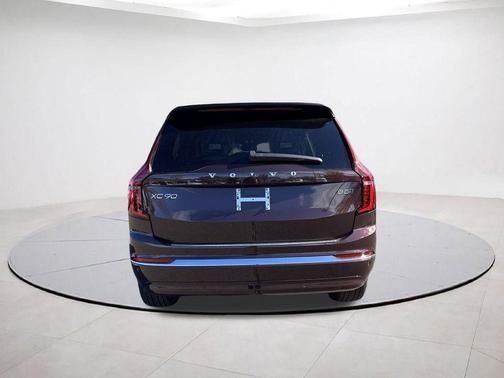 2026 Volvo XC90 B5 Core