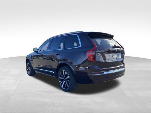 2026 Volvo XC90 B5 Core