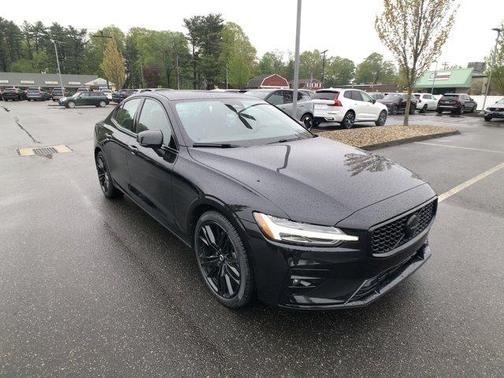 2024 Volvo S60 B5 Plus Black Edition