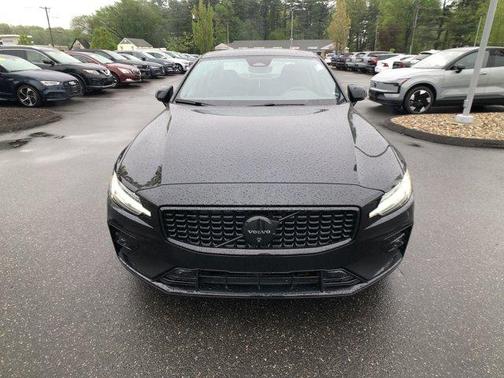 2024 Volvo S60 B5 Plus Black Edition