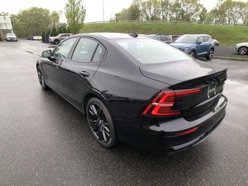 2024 Volvo S60 B5 Plus Black Edition