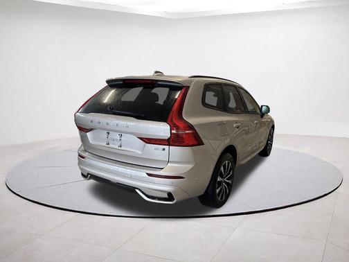 2025 Volvo XC60 B5 Plus