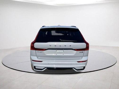 2026 Volvo XC60 B5 Ultra