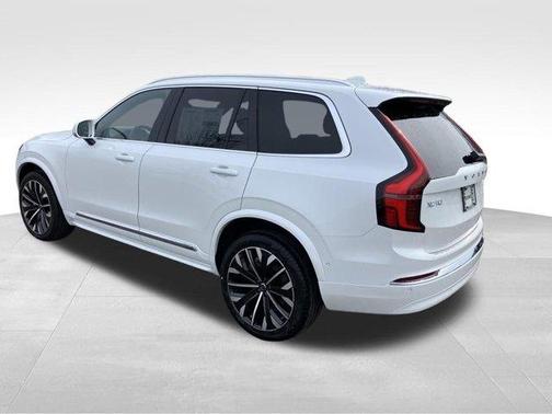 Crystal White Pearl 2026 Volvo XC90 B6 Plus 7-Seater