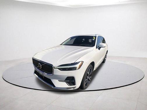 2022 Volvo XC60 B5 Inscription