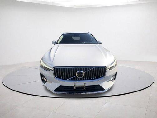 2022 Volvo XC60 B5 Inscription