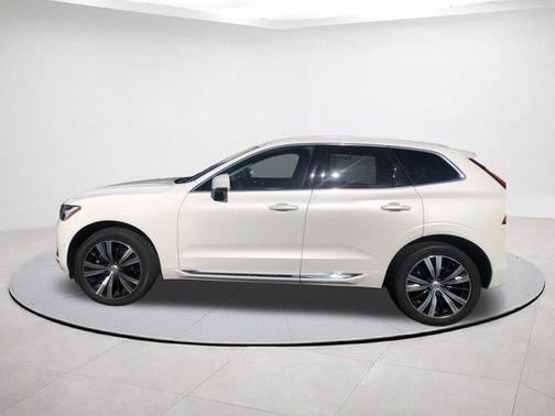 2022 Volvo XC60 B5 Inscription