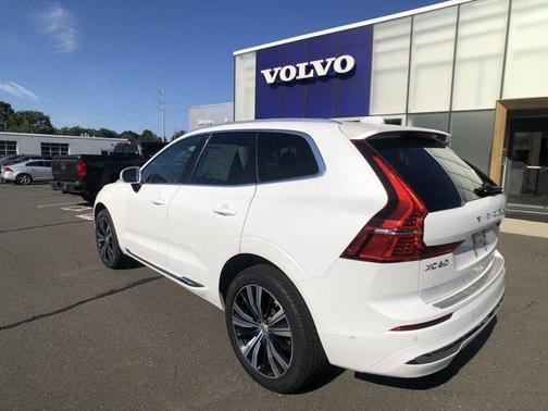 2022 Volvo XC60 B5 Inscription