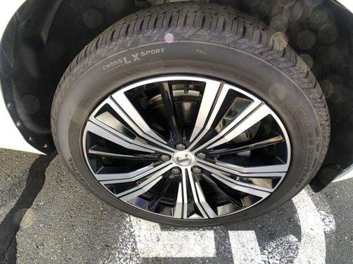 2022 Volvo XC60 B5 Inscription