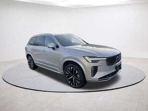 2025 Volvo XC90 B6 Plus 7-Seater