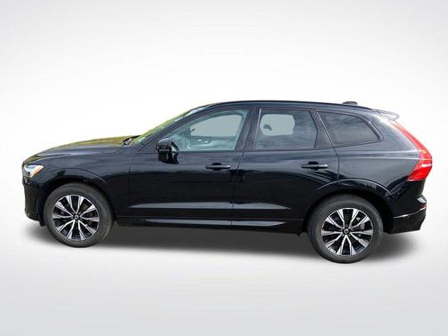 Onyx Black Metallic 2023 Volvo XC60 B5 Plus Dark Theme