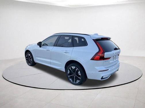Crystal White 2026 Volvo XC60 Plug-In Hybrid T8 Plus