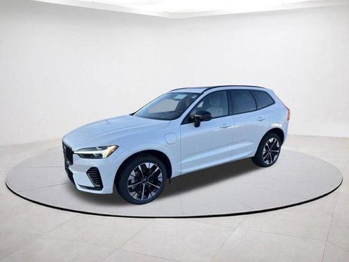 Crystal White 2026 Volvo XC60 Plug-In Hybrid T8 Plus