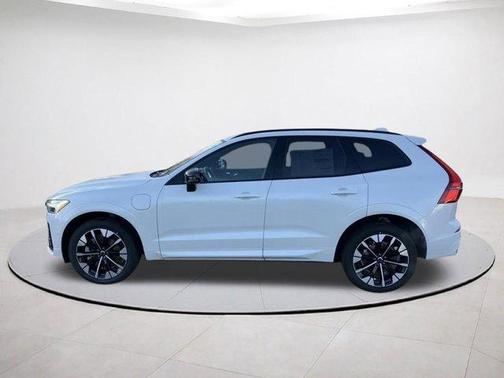 Crystal White 2026 Volvo XC60 Plug-In Hybrid T8 Plus