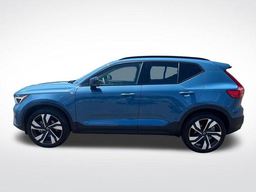Fjord Blue Metallic 2024 Volvo XC40 B5 Plus Dark Theme