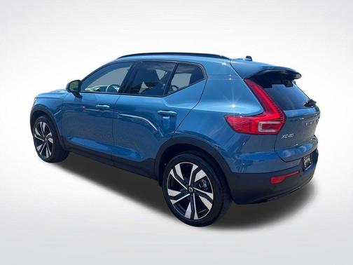 Fjord Blue Metallic 2024 Volvo XC40 B5 Plus Dark Theme