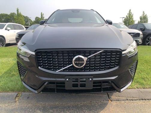 2025 Volvo XC60 B5 Ultra