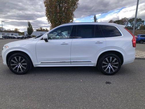 2024 Volvo XC90 B5 Core Bright Theme