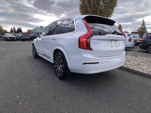 2024 Volvo XC90 B5 Core Bright Theme