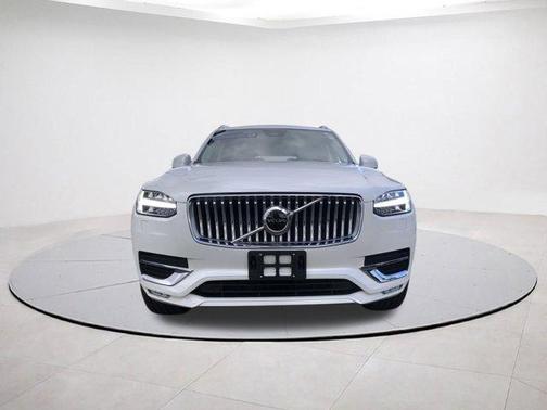 2024 Volvo XC90 B5 Core Bright Theme