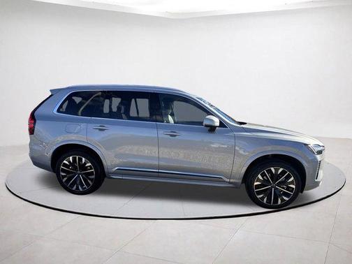 2025 Volvo XC90 PLUS