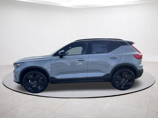 2026 Volvo XC40 B5 Ultra Black Edition