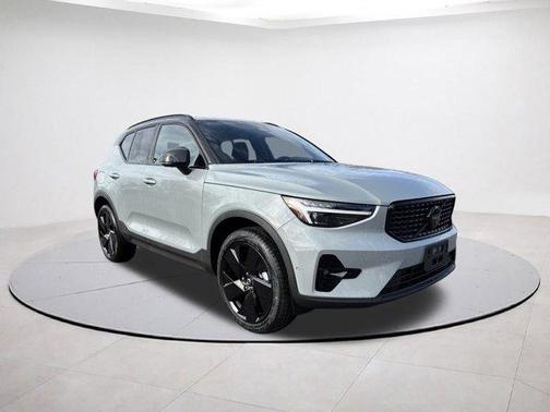 2026 Volvo XC40 B5 Ultra Black Edition