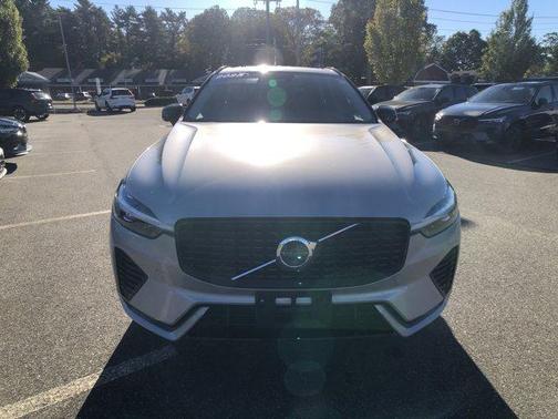 2025 Volvo XC60 B5 Plus