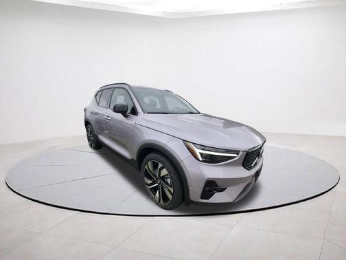 2026 Volvo XC40 B5 Ultra