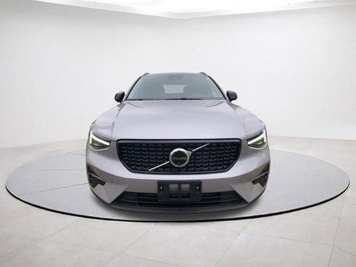 2026 Volvo XC40 B5 Ultra