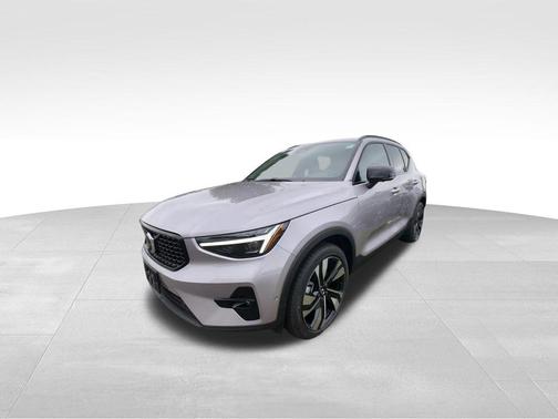 2026 Volvo XC40 B5 Ultra