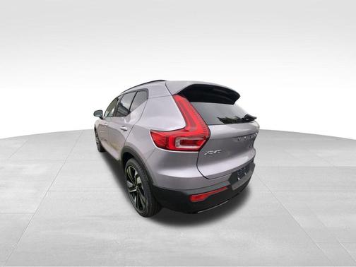 2026 Volvo XC40 B5 Ultra