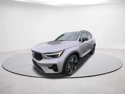 2026 Volvo XC40 B5 Ultra