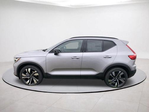 2026 Volvo XC40 B5 Ultra