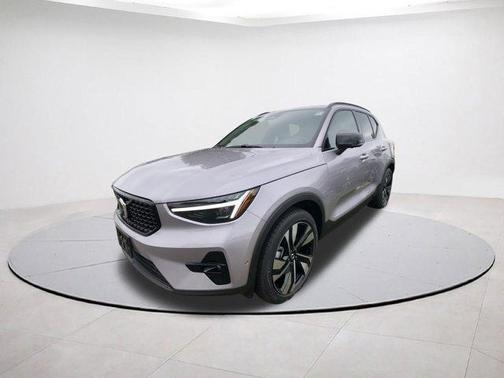 2026 Volvo XC40 B5 Ultra