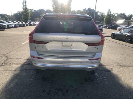 2023 Volvo XC60 B5 Plus Bright Theme