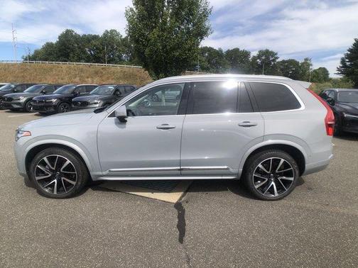 2024 Volvo XC90 B5 Plus Bright Theme