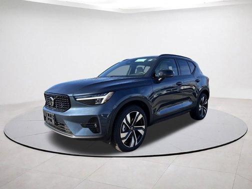 2026 Volvo XC40 B5 Ultra