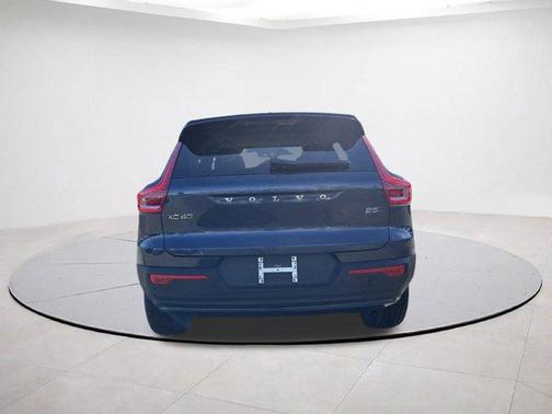 2026 Volvo XC40 B5 Ultra