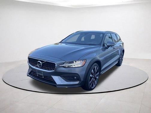 2021 Volvo V60 Cross Country T5