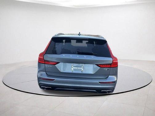 2021 Volvo V60 Cross Country T5