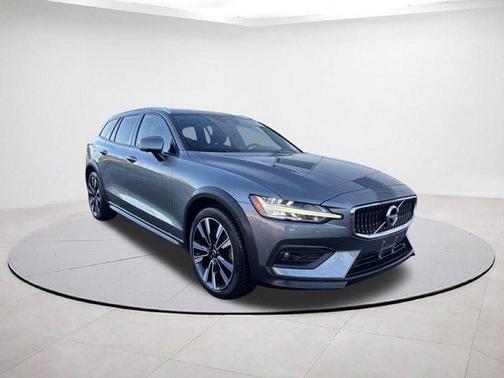 2021 Volvo V60 Cross Country T5