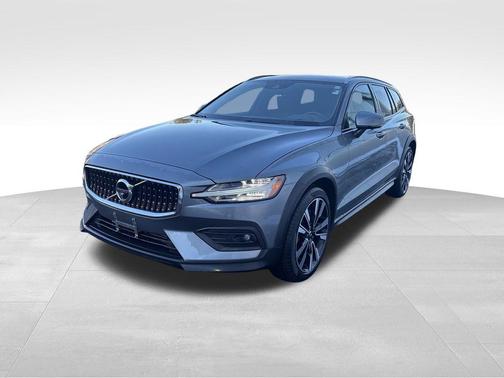 2021 Volvo V60 Cross Country T5